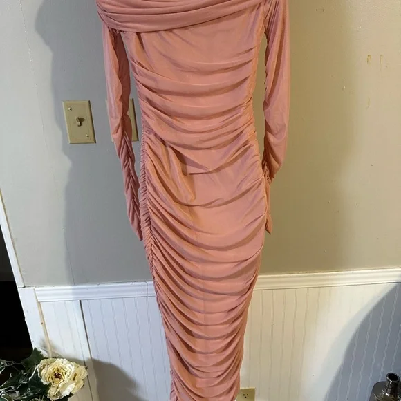 Off-Shoulder Ruched Midi Dress in Dusty Rose - Picture 6 of 7